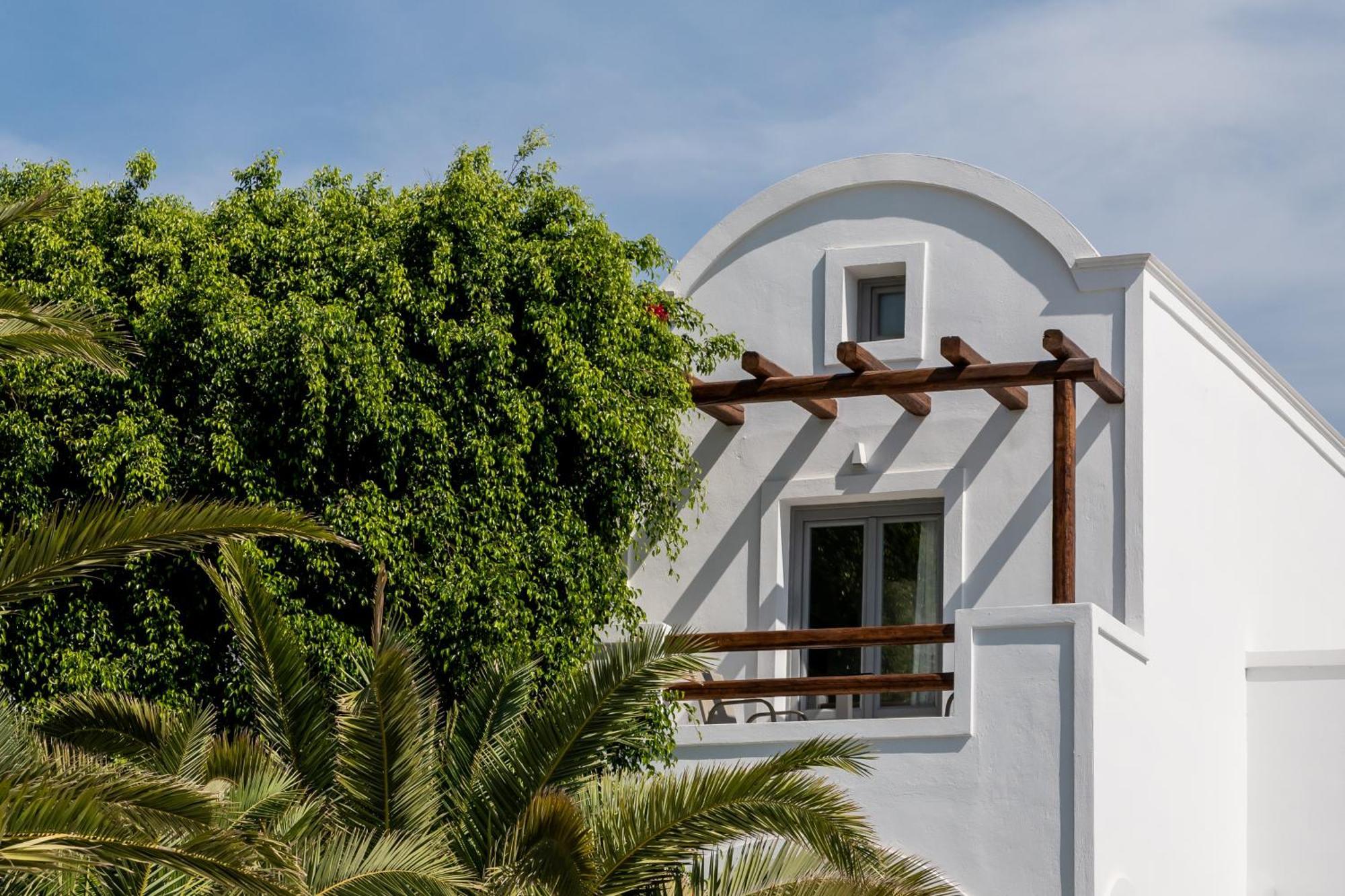 Strogili Hotel - Adults Only Камарі Екстер'єр фото